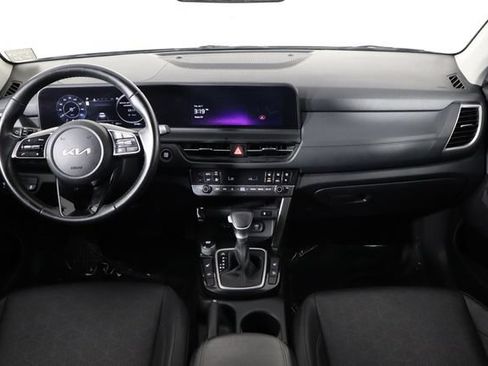 Used 2024 Kia Seltos EX FWD image 13