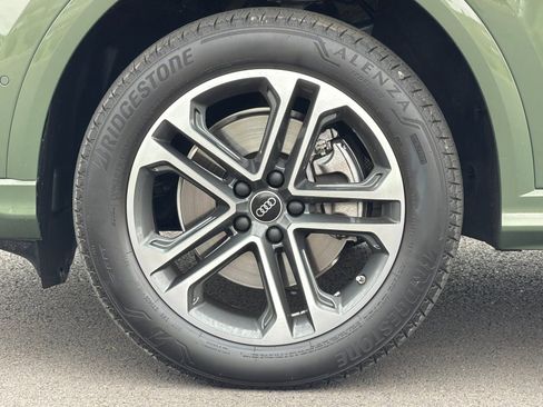 Used 2025 Audi Q5 Premium w/ Convenience Package image 31