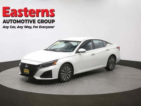 Used 2023 Nissan Altima 2.5 SV FWD image 56