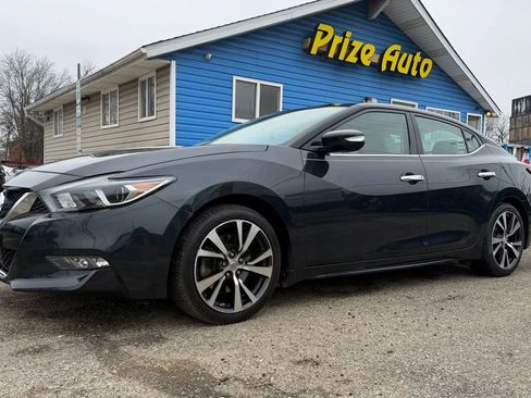 Used 2017 Nissan Maxima Platinum image 2