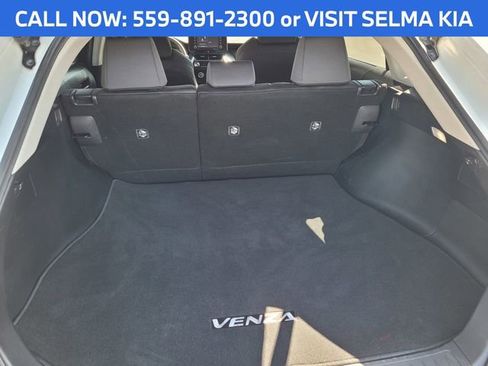 Used 2021 Toyota Venza LE w/ Carpet Mat Package (TMS) image 26