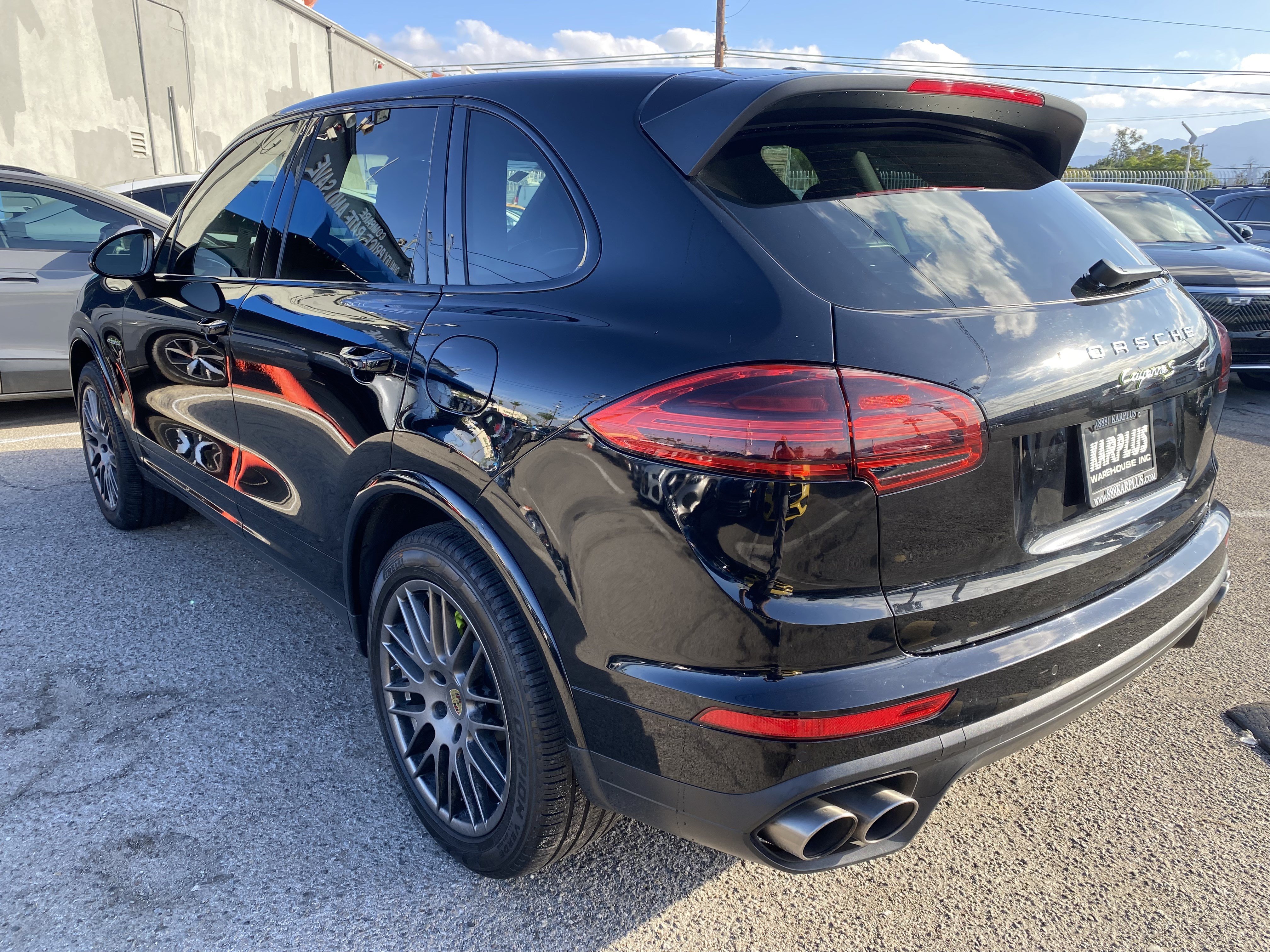 Used 2017 Porsche Cayenne S Platinum AWD/4WD image 12
