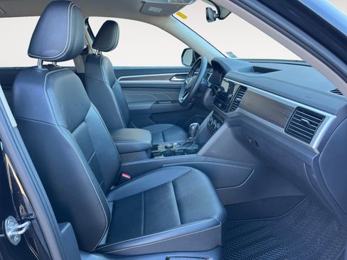 Certified 2023 Volkswagen Atlas SE w/ Black Wheel Package image 19