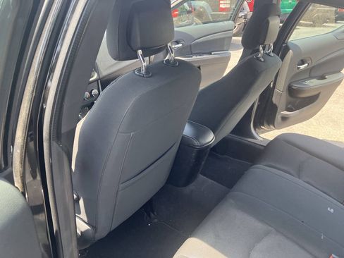 Used 2013 Dodge Avenger SE FWD image 27