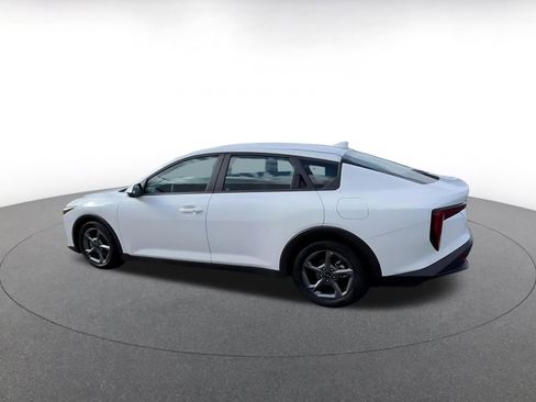 Used 2025 Kia K4 LXS image 10