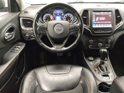 Used 2019 Jeep Cherokee Trailhawk w/ Comfort/Convenience Group AWD/4WD image 22