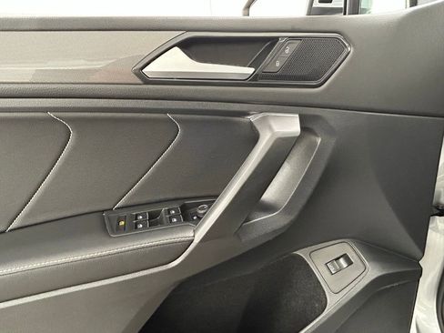 Used 2022 Volkswagen Tiguan SE image 24