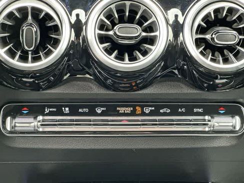 Used 2024 Mercedes-Benz GLB 250 GLB 250 image 15