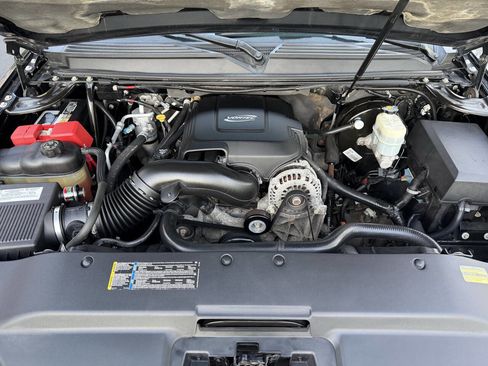 Used 2007 Cadillac Escalade AWD w/ Information Package image 34