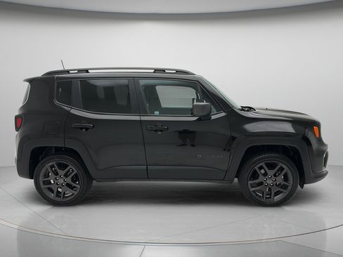 Used 2021 Jeep Renegade Latitude AWD/4WD image 4