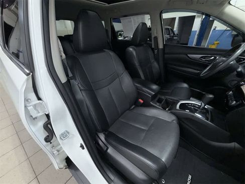 Used 2015 Nissan Rogue SL w/ SL Premium Package image 16