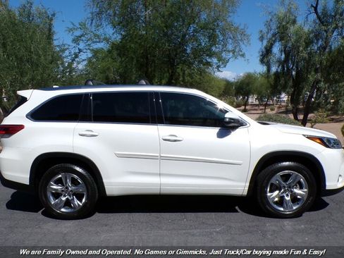Used 2018 Toyota Highlander Limited FWD image 5