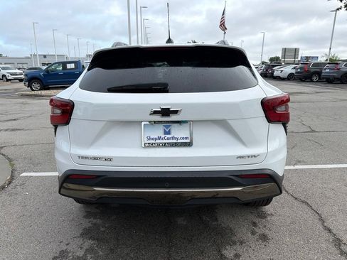 Used 2024 Chevrolet Trax ACTIV w/ Sunroof Package FWD image 4