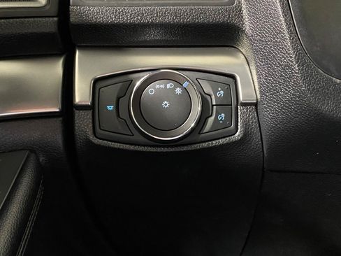 Used 2018 Ford Explorer XLT AWD/4WD image 22