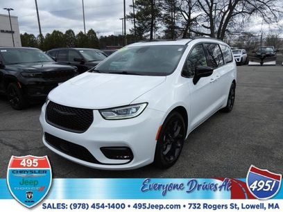 Used 2025 Chrysler Pacifica Limited