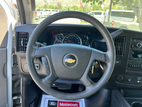 Used 2020 Chevrolet Express 3500 LT w/ LT Preferred Equipment Group RWD image 29
