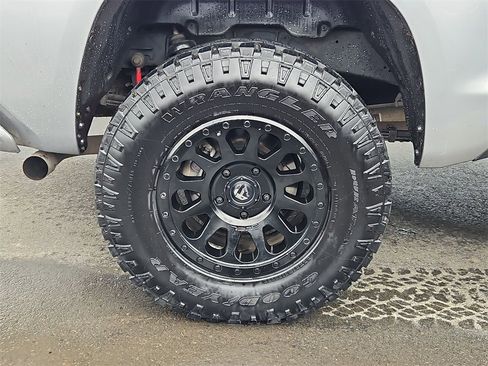 Used 2018 Toyota Tundra Limited w/ Limited Premium Package image 9