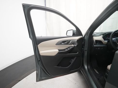 Used 2023 Chevrolet Traverse LT w/ LPO, Floor Liner Package AWD/4WD image 28