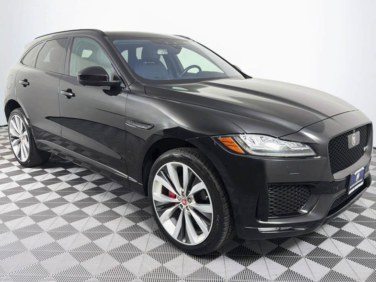 Used 2018 Jaguar F-PACE S AWD/4WD image 29