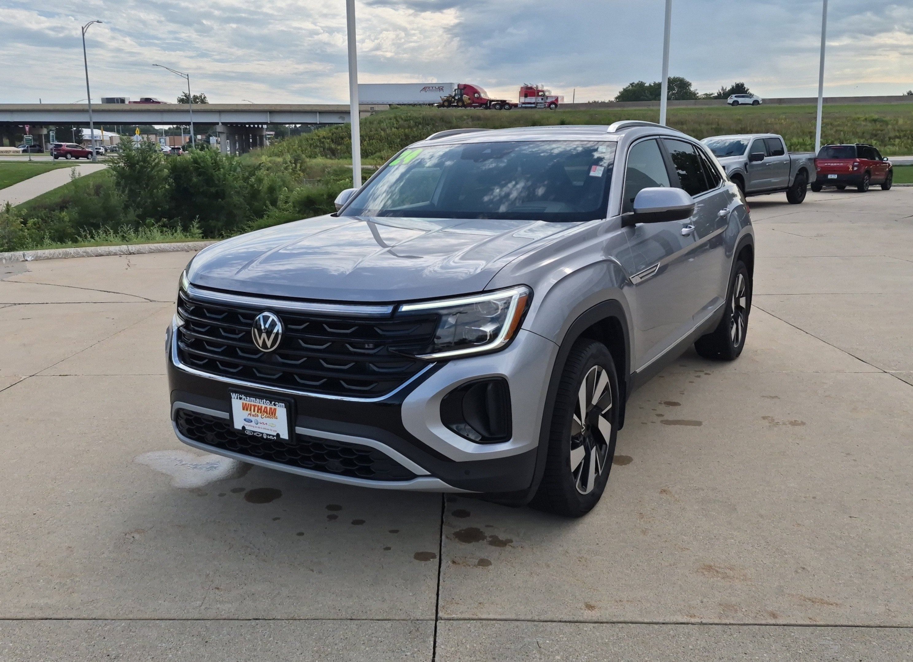 Used 2024 Volkswagen Atlas Cross Sport SEL AWD/4WD image 8