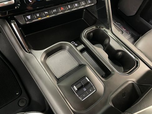 Used 2024 GMC Sierra 2500 AT4X image 38