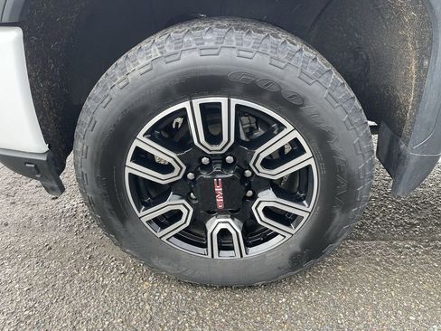 Used 2022 GMC Sierra 2500 AT4 w/ AT4 Preferred Package image 34