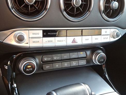 Used 2019 Kia Stinger GT1 image 17