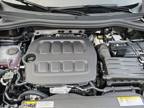 New 2026 Volkswagen Tiguan SE FWD image 16