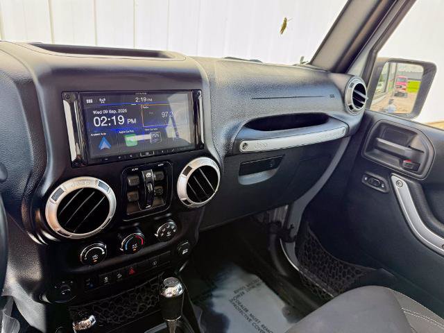 Used 2017 Jeep Wrangler Unlimited Sahara AWD/4WD image 22