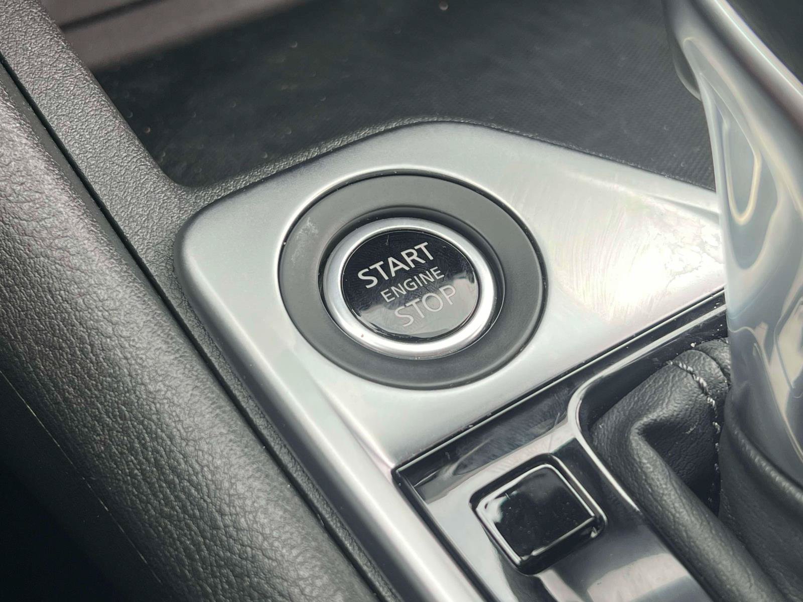 Used 2024 Nissan Sentra SV FWD image 14