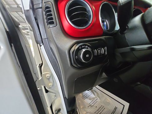 Used 2019 Jeep Wrangler Unlimited Rubicon AWD/4WD image 26