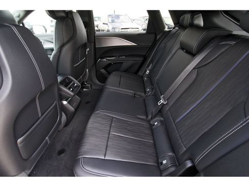 New 2027 Cadillac Lyriq Luxury AWD/4WD image 7