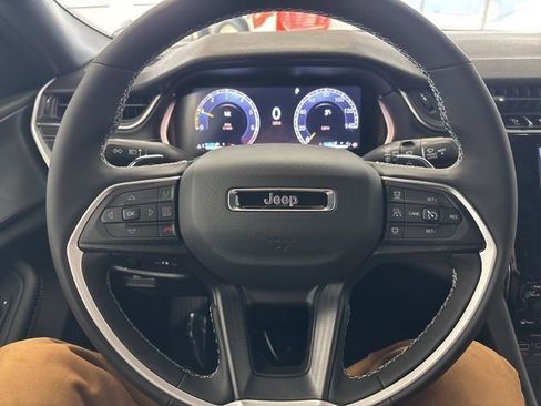 New 2025 Jeep Grand Cherokee L Altitude image 45