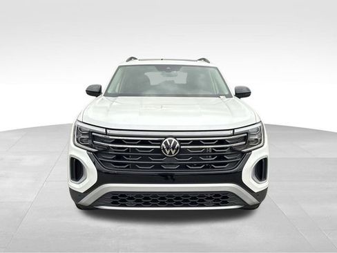 New 2026 Volkswagen Atlas Peak Edition AWD/4WD image 8