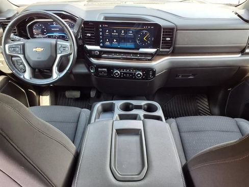Used 2022 Chevrolet Silverado 1500 LT AWD/4WD image 9