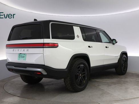 Used 2024 Rivian R1S Adventure image 3