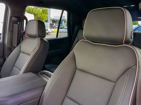 New 2026 GMC Yukon Elevation image 17