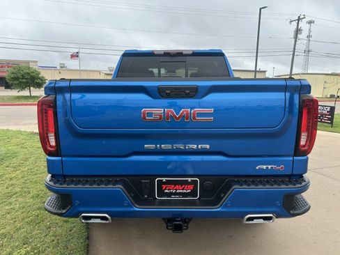 Used 2024 GMC Sierra 1500 AT4 w/ Technology Package AWD/4WD image 8