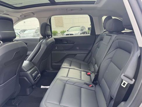 New 2026 Lincoln Nautilus Premier w/ Equipment Group 102A AWD/4WD image 9