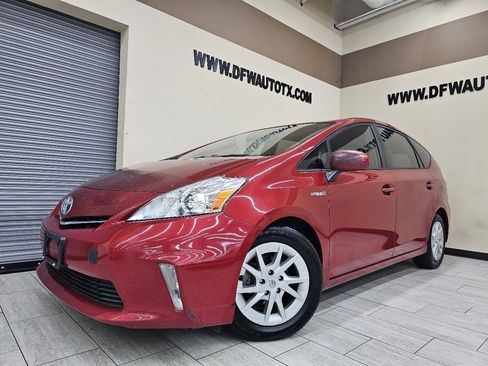 Used 2012 Toyota Prius V Two image 1
