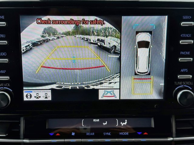 Used 2024 Toyota Sienna Platinum AWD/4WD image 15