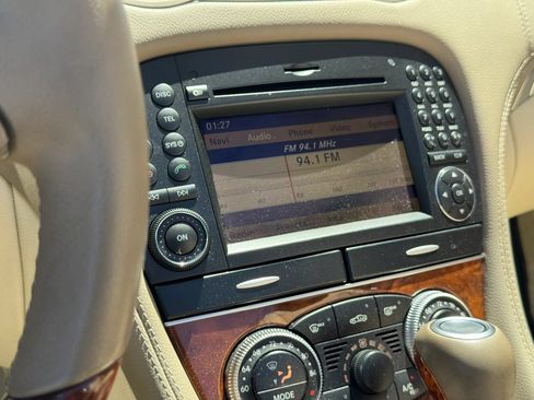 Used 2009 Mercedes-Benz SL 550 image 23