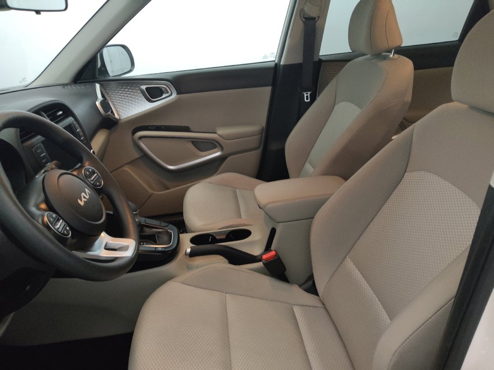Used 2025 Kia Soul S FWD image 17