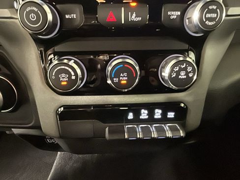 Used 2025 RAM 1500 Tradesman w/ Night Edition AWD/4WD image 27