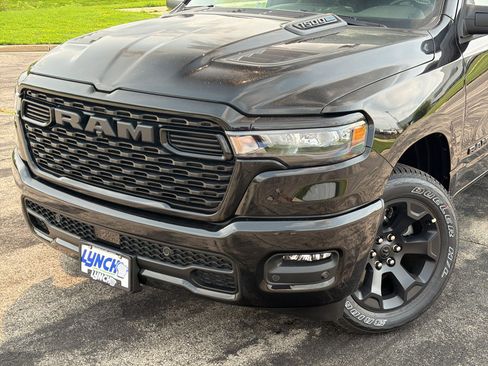 New 2026 RAM 1500 Express AWD/4WD image 8