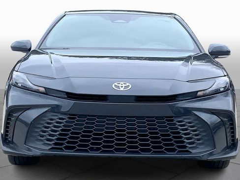 Used 2025 Toyota Camry SE w/ Convenience Package image 4