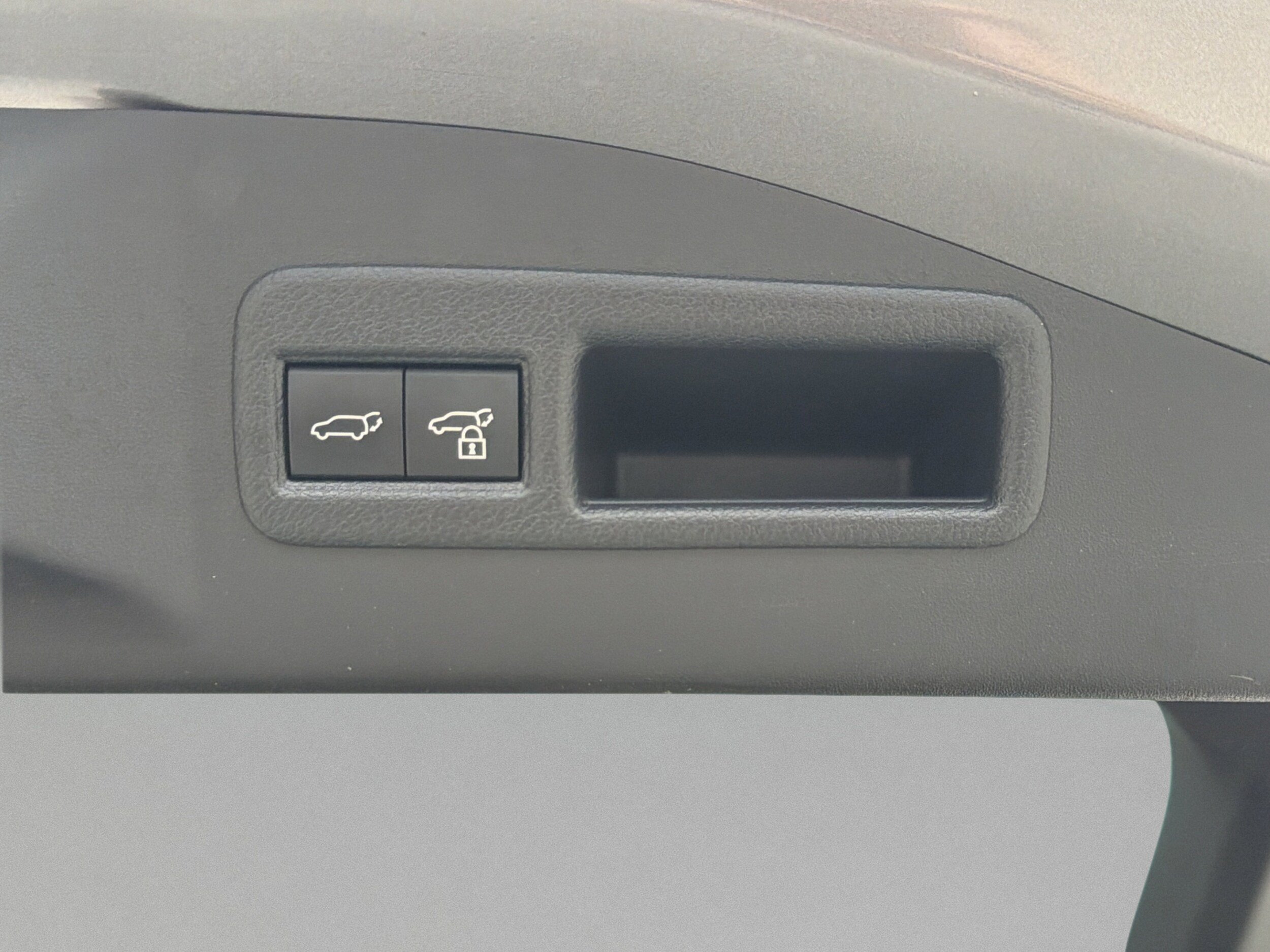 Certified 2025 Toyota bZ4X FWD image 33
