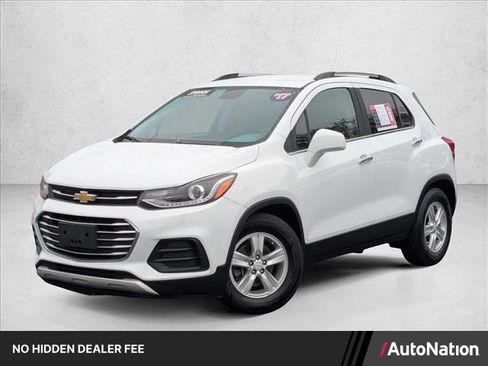 Used 2017 Chevrolet Trax LT w/ LT Convenience Package FWD image 1