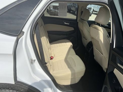 Used 2022 Ford Edge SE image 10