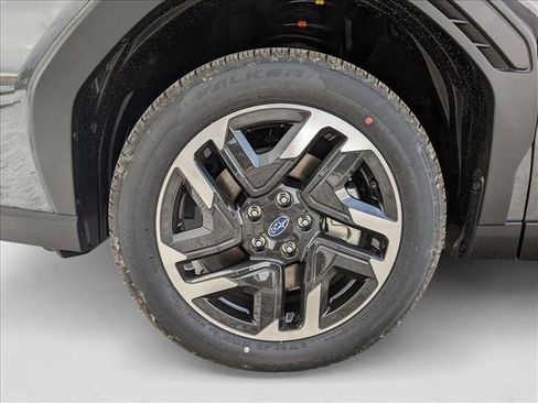 Used 2025 Subaru Forester Limited image 9